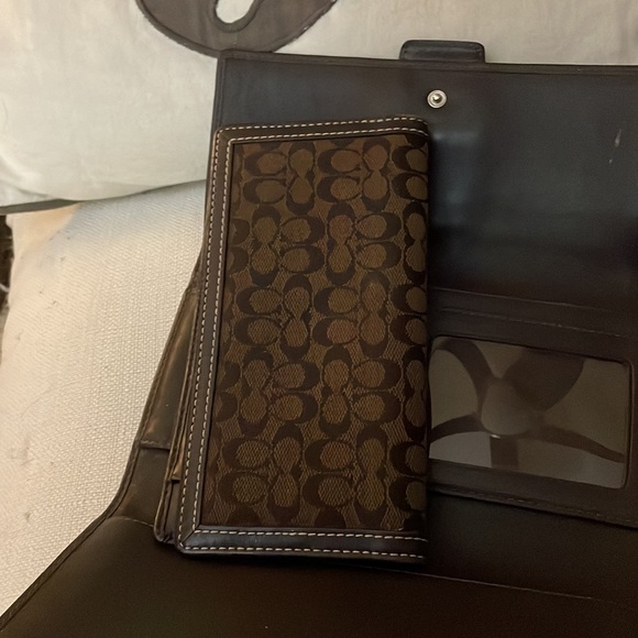 Coach Wallet - Picture 13 of 14